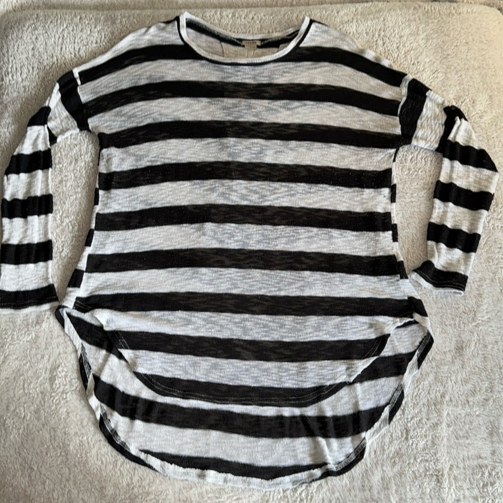🖤 Women’s High-Low Lightweight Sweater - Picture 1 of 5